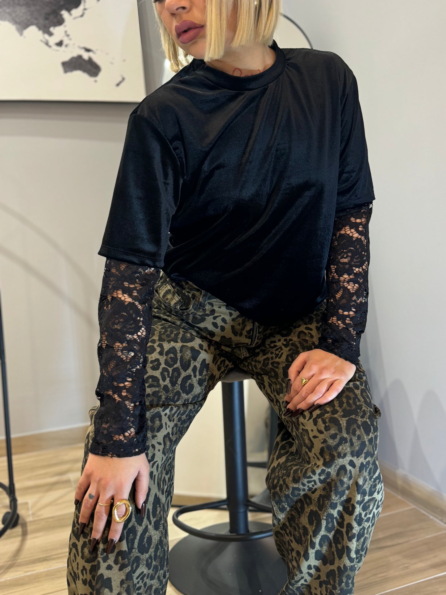 T_SHIRT CON MANICHE IN PIZZO