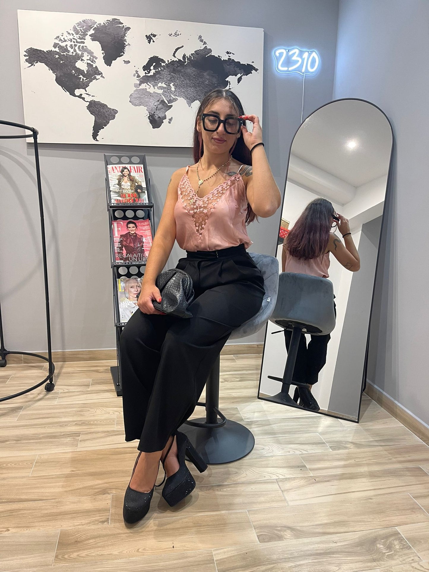 TOP IN RASO CON PIZZO